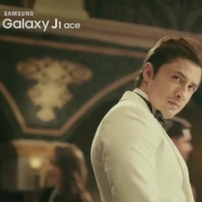 Samsung Galaxy J1 Ace – Ballroom